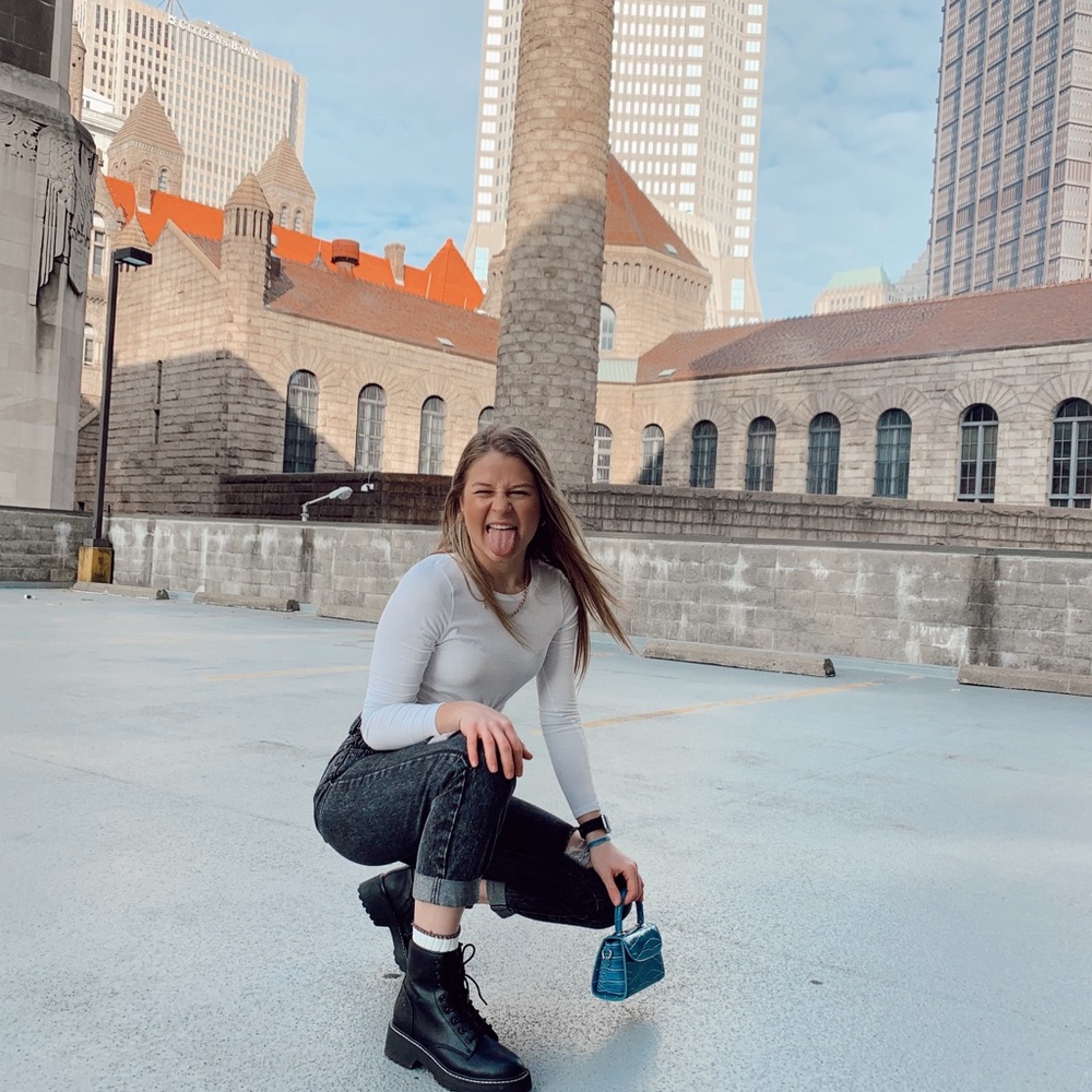Meet your Posher, Sydney